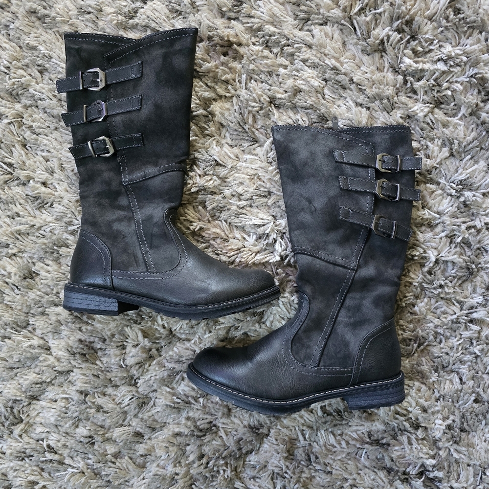 Stylish Black Buckle Boots for Women
